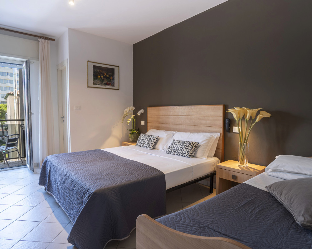 media.Slide-Camera-Comfort-Multipla_2+Mocambo-Riccione