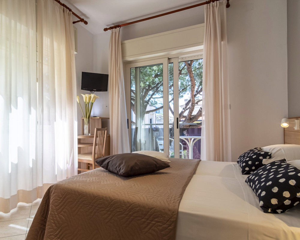 media.Slide-Camera-Comfort-Plus+_1+Mocambo-Riccione