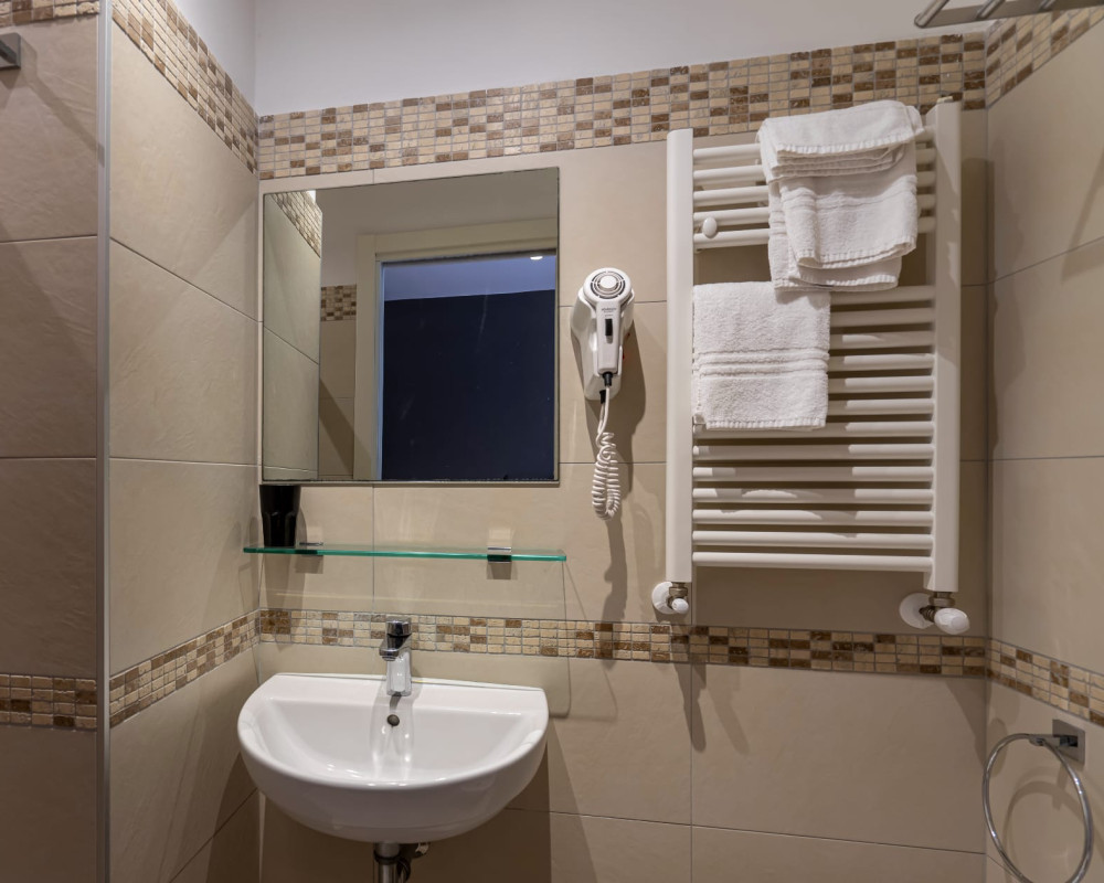 media.20230609_1137_slide-camera-comfort_6+mocambo-riccione