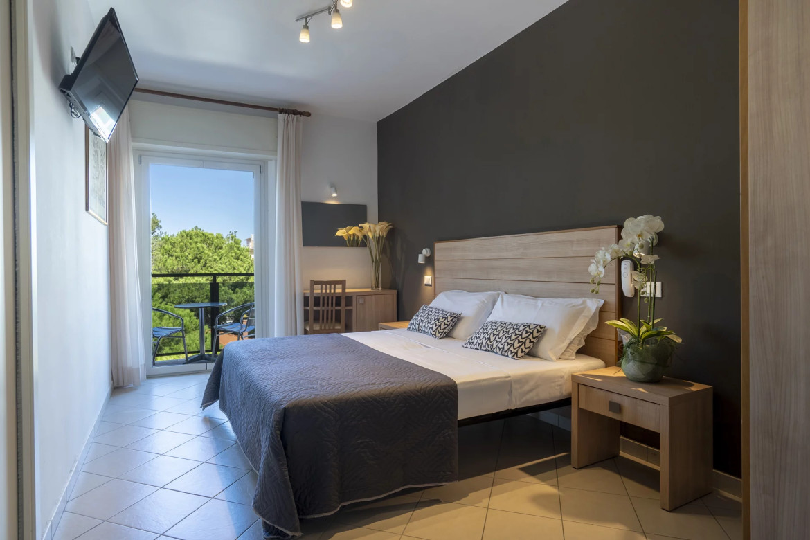 media.Slide-Camere_2-Mocambo-Riccione