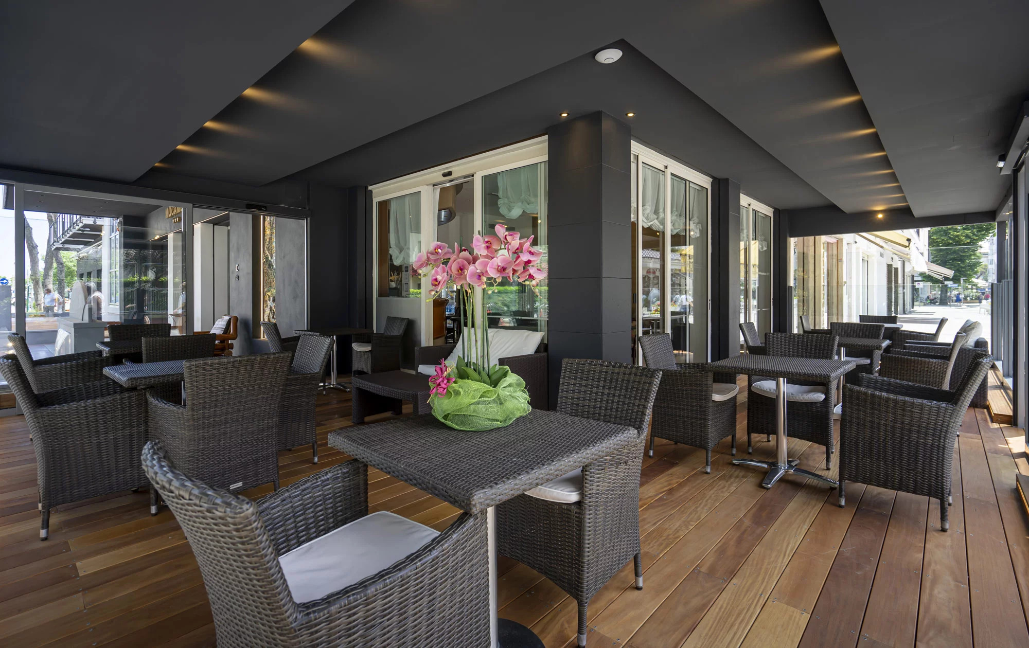 media.Slide-Servizi_1-Mocambo-Riccione