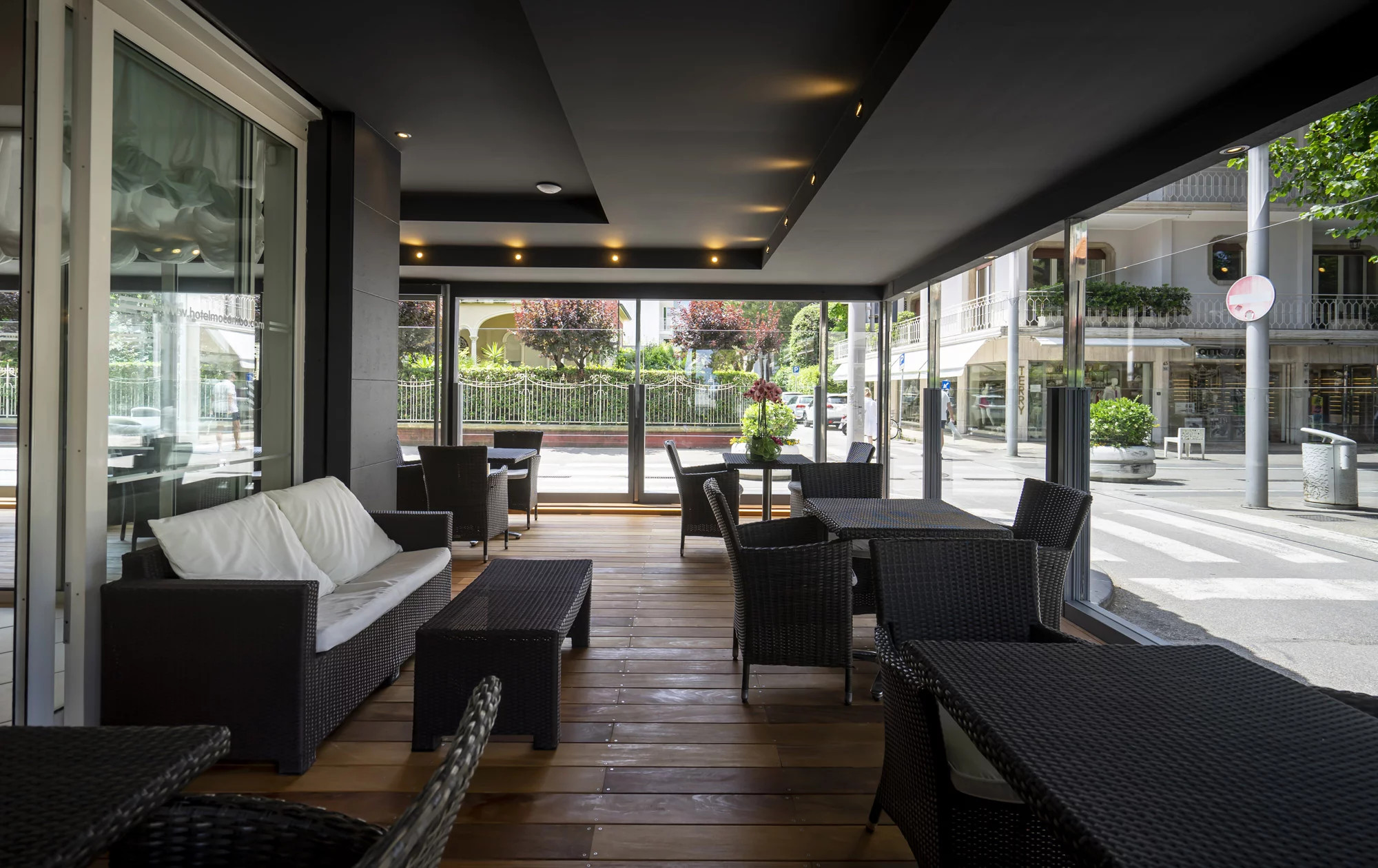 media.Slide-Home_2-Mocambo-Riccione