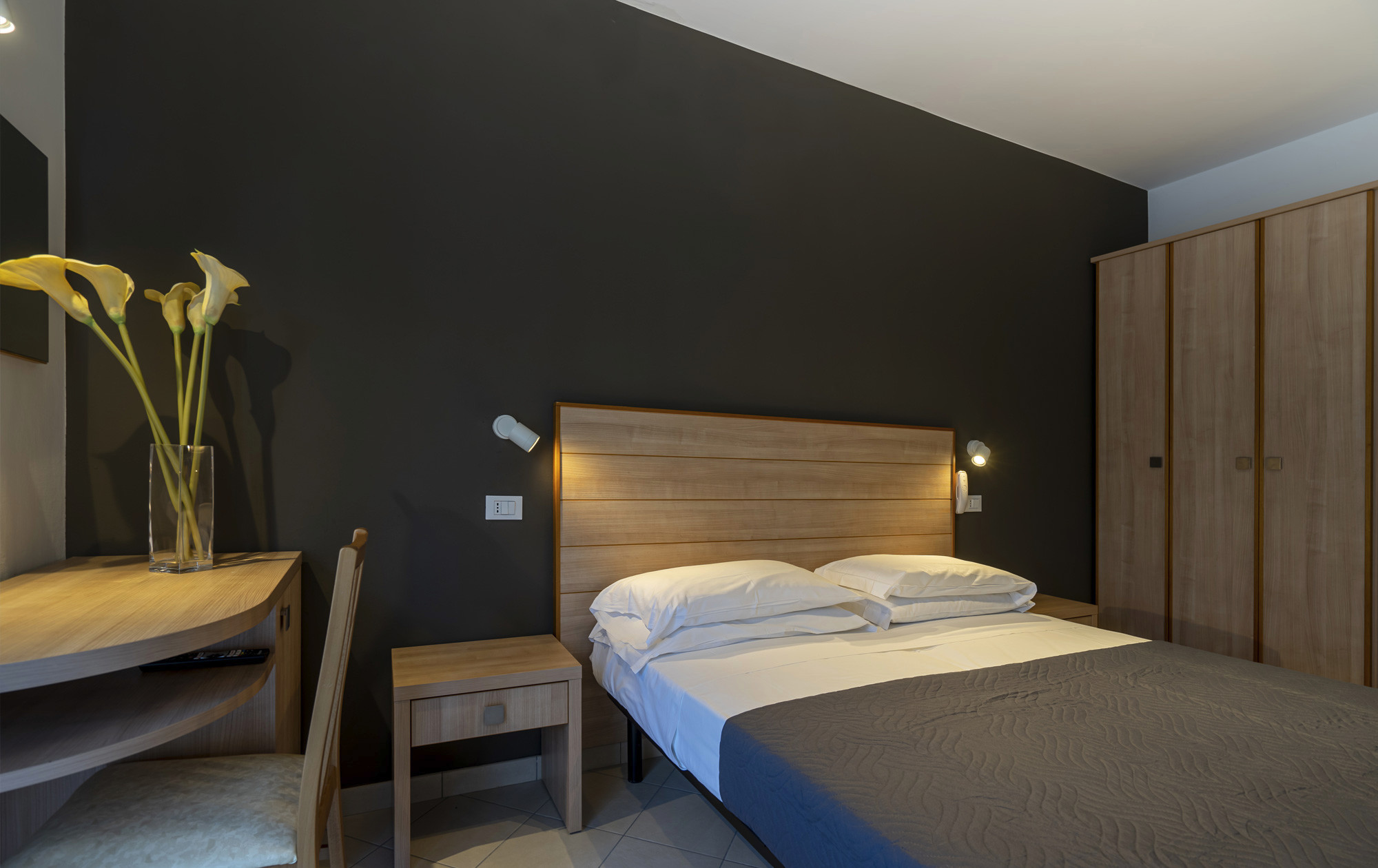 media.Slide-Camera-Comfort_4+Mocambo-Riccione