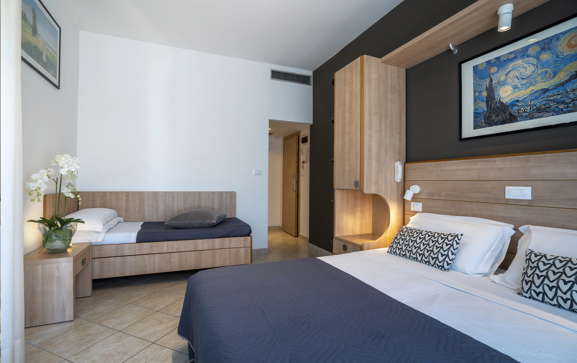 media.Slide-Camera-Comfort-Plus_2+Mocambo-Riccione