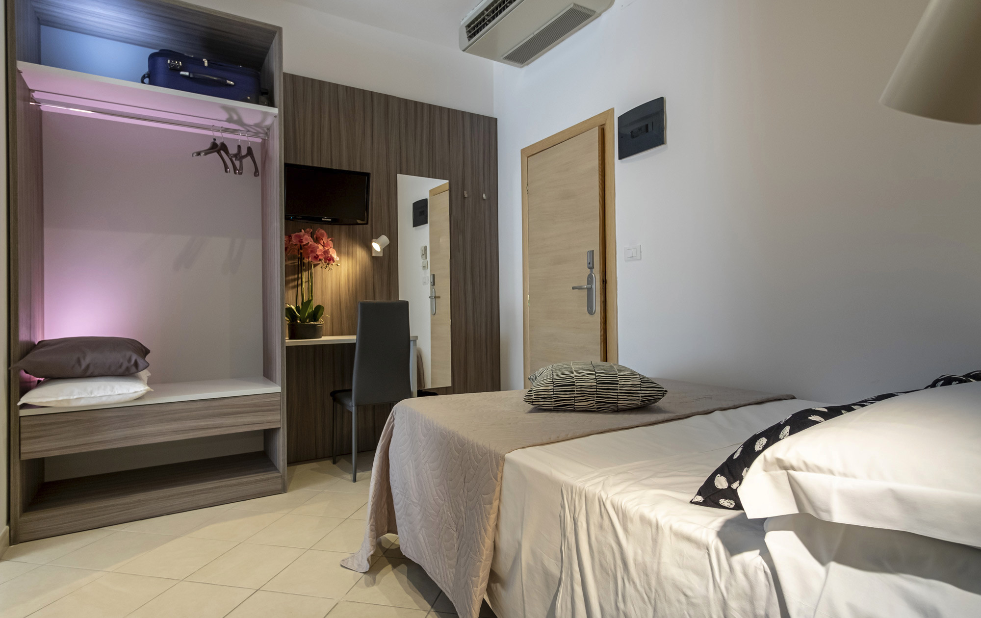 media.Slide-Camera-Family_3+Mocambo-Riccione