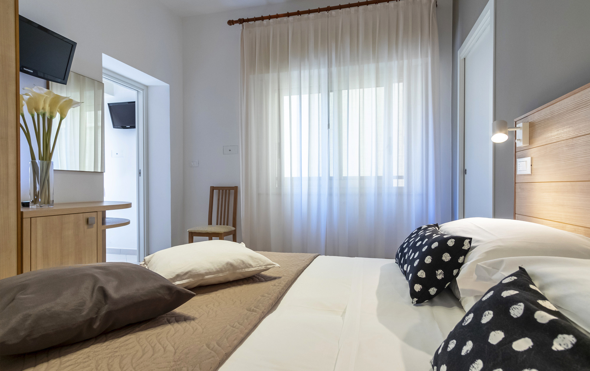 media.Slide-Camera-Comunicanti_3+Mocambo-Riccione