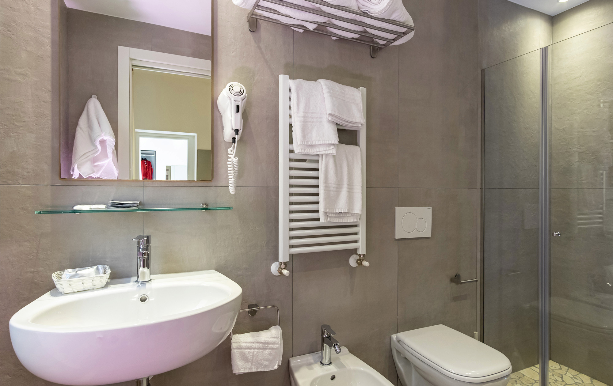 media.Slide-Camera-Comunicanti_5+Mocambo-Riccione