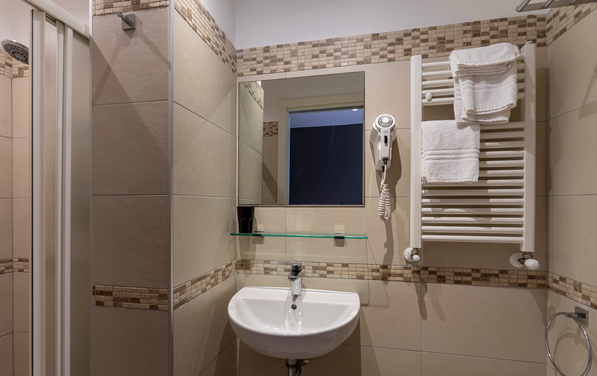 media.20230609_1137_slide-camera-comfort_6+mocambo-riccione